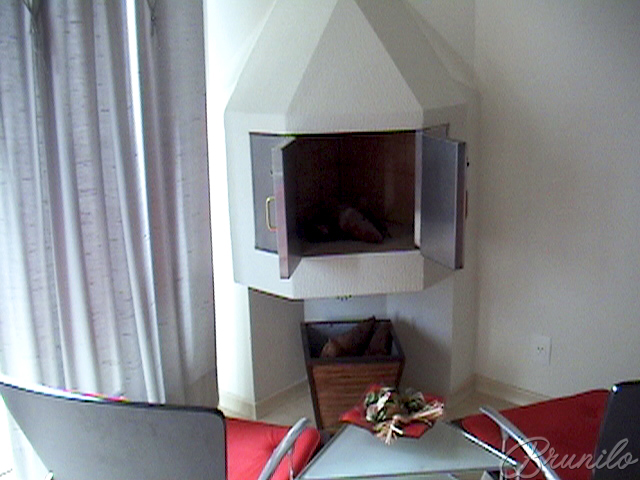 Lareira  pré-moldada revestida