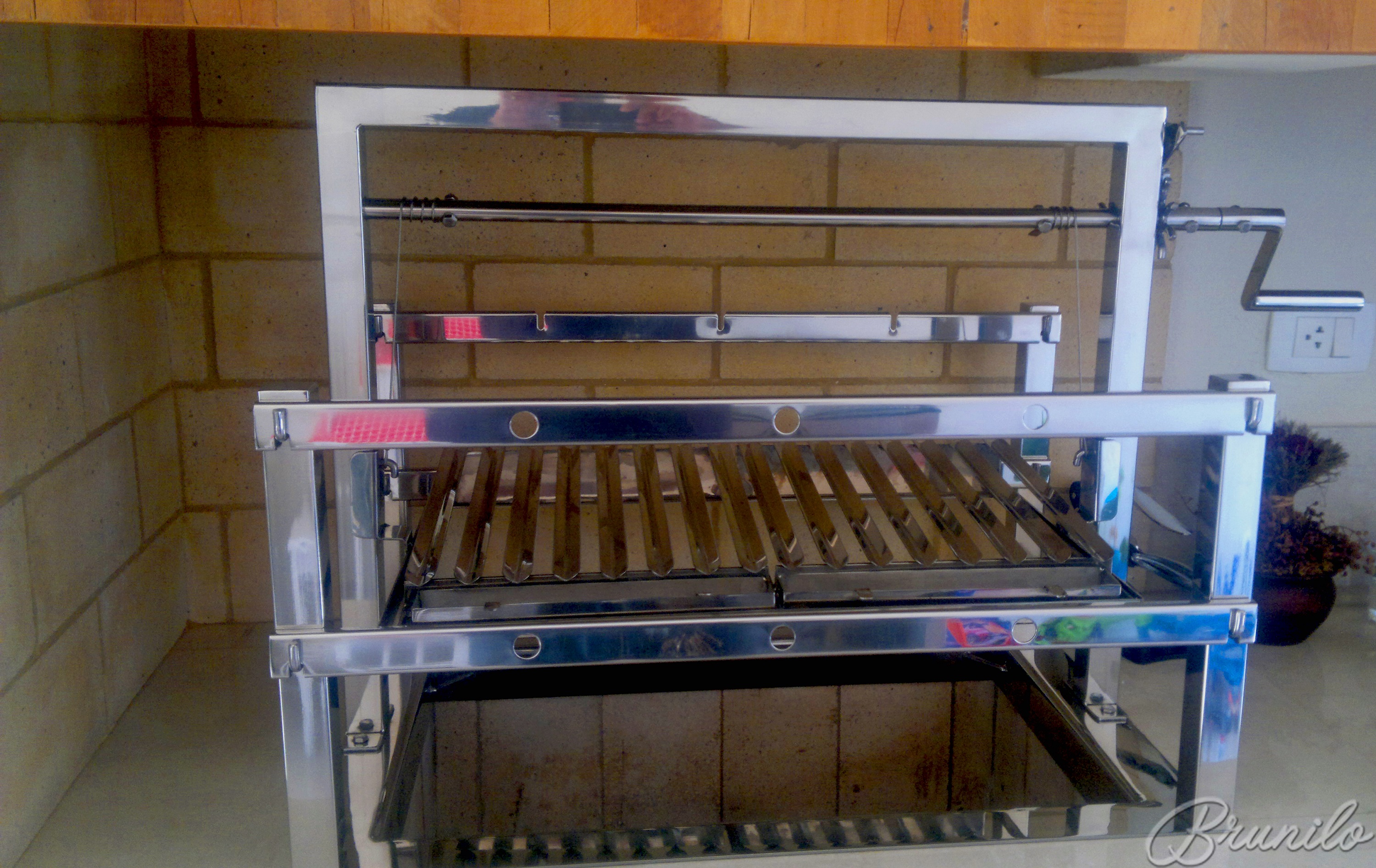 Suporte com regulagem de altura em inox